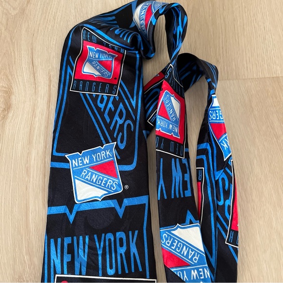 Vtg Team NHL New York Rangers Neck Tie 100% Silk Ralph Marlin Made in USA 90s - Picture 3 of 3